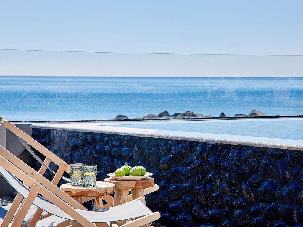 Incognito Beach Villa Santorini Kamári Dış mekan fotoğraf
