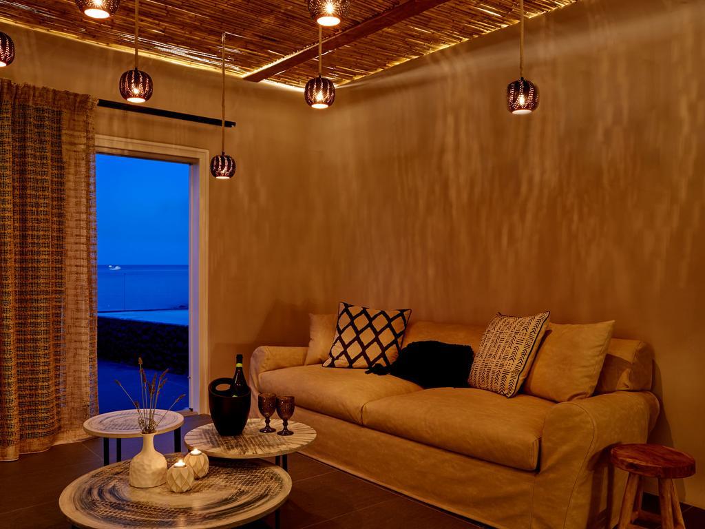 Incognito Beach Villa Santorini Kamári Dış mekan fotoğraf