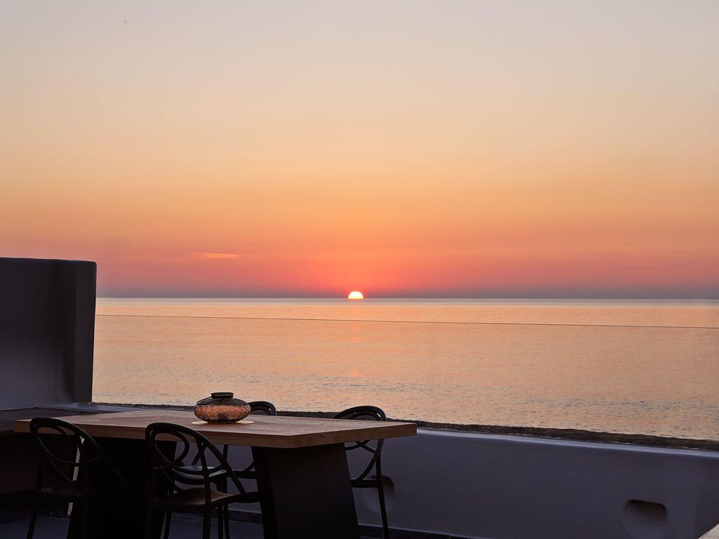 Incognito Beach Villa Santorini Kamári Dış mekan fotoğraf