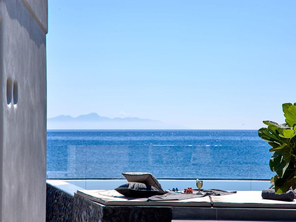 Incognito Beach Villa Santorini Kamári Dış mekan fotoğraf
