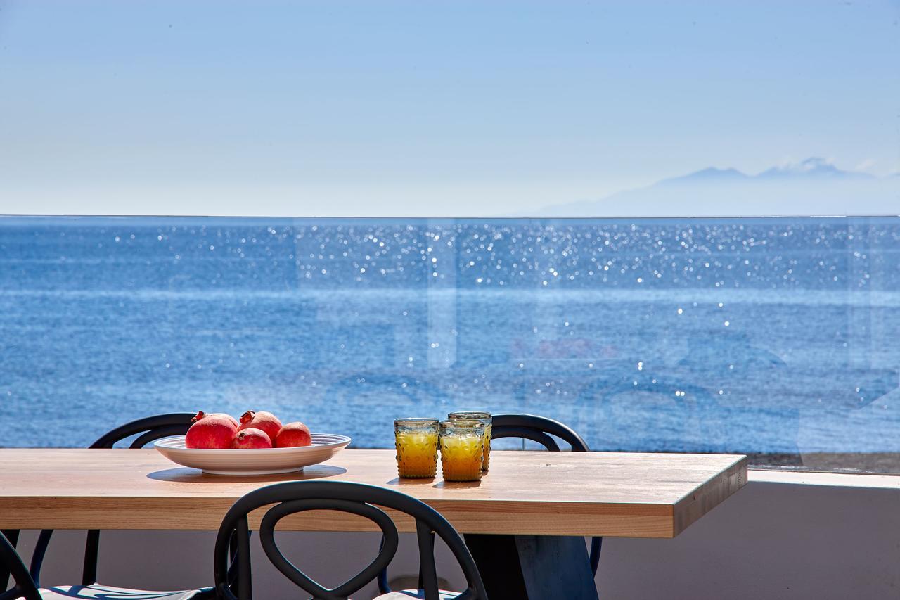 Incognito Beach Villa Santorini Kamári Dış mekan fotoğraf